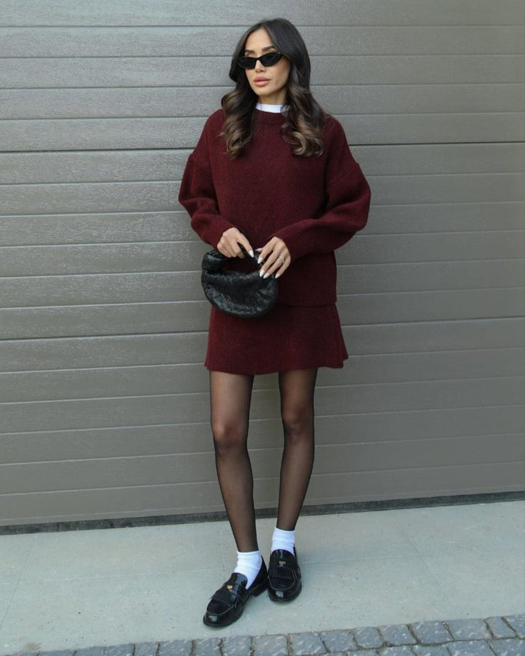 Komplet damski – sweter oversize + spódnica mini, ciepło i szyk