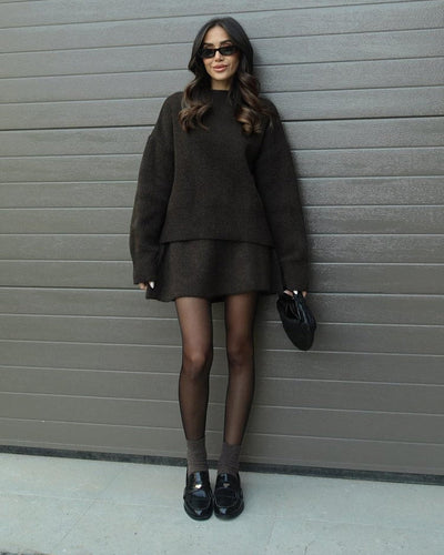 Komplet damski – sweter oversize + spódnica mini, ciepło i szyk