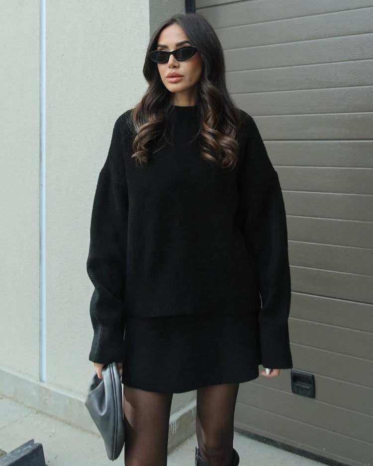 Komplet damski – sweter oversize + spódnica mini, ciepło i szyk
