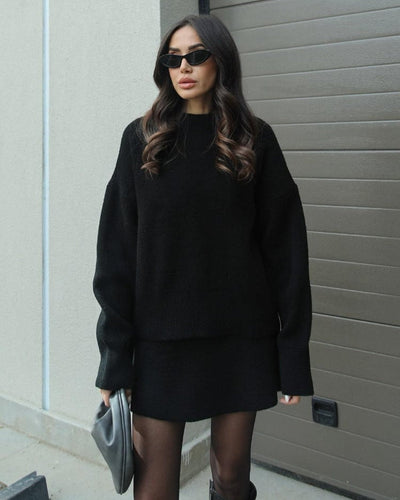 Komplet damski – sweter oversize + spódnica mini, ciepło i szyk